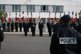  Hommage à Xavier Jugelé tué lors de l'attentat des Champs-Elysées 